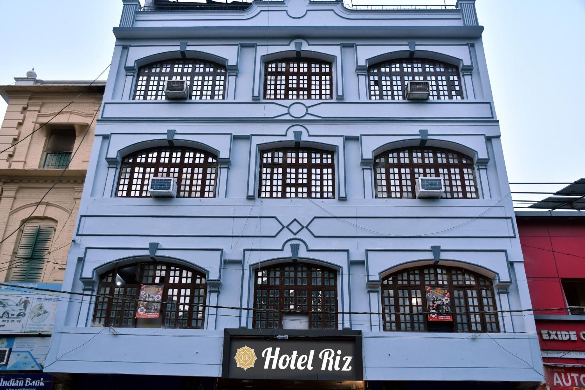 Hotel Riz Váránaszi Kültér fotó