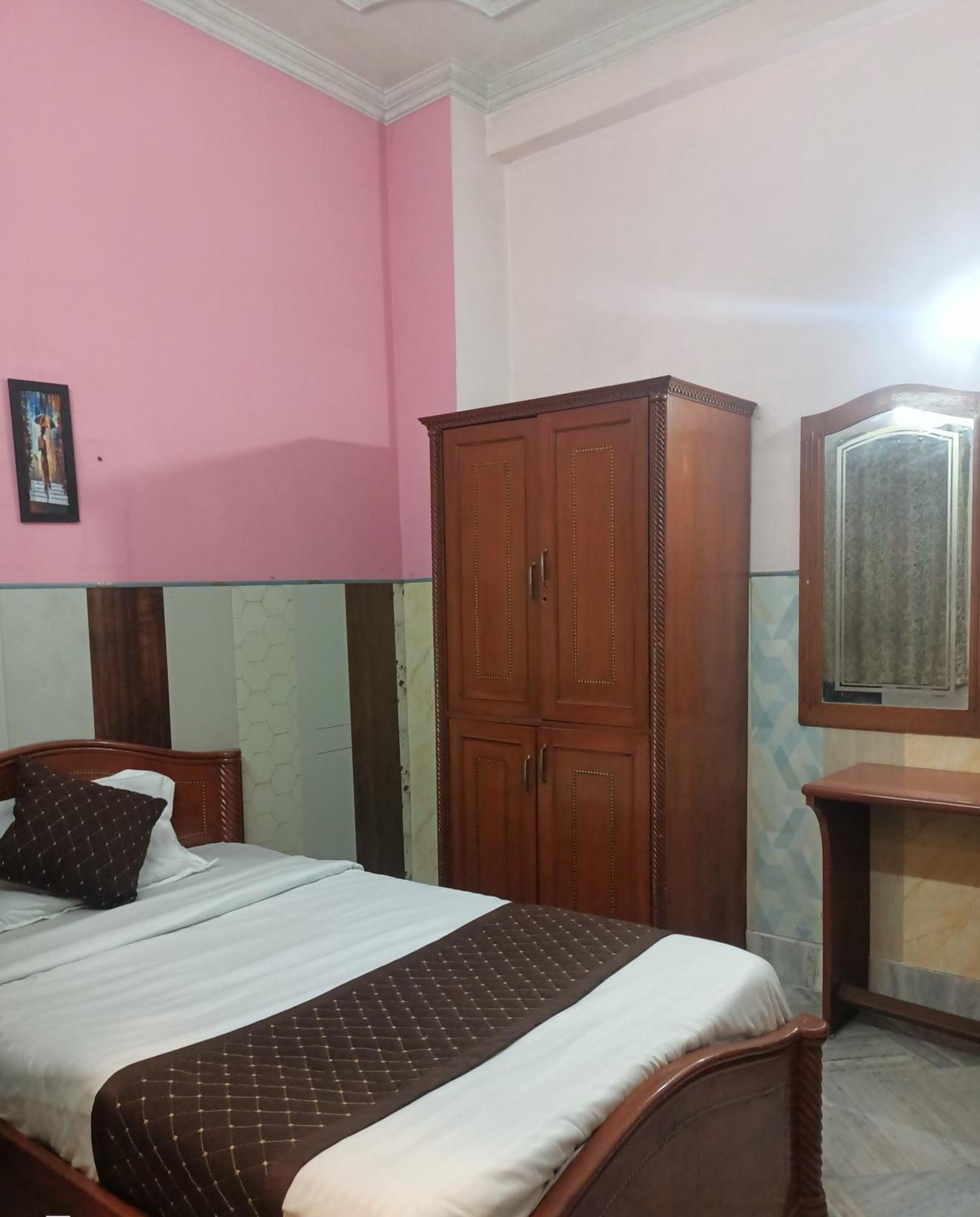 Hotel Riz Váránaszi Kültér fotó