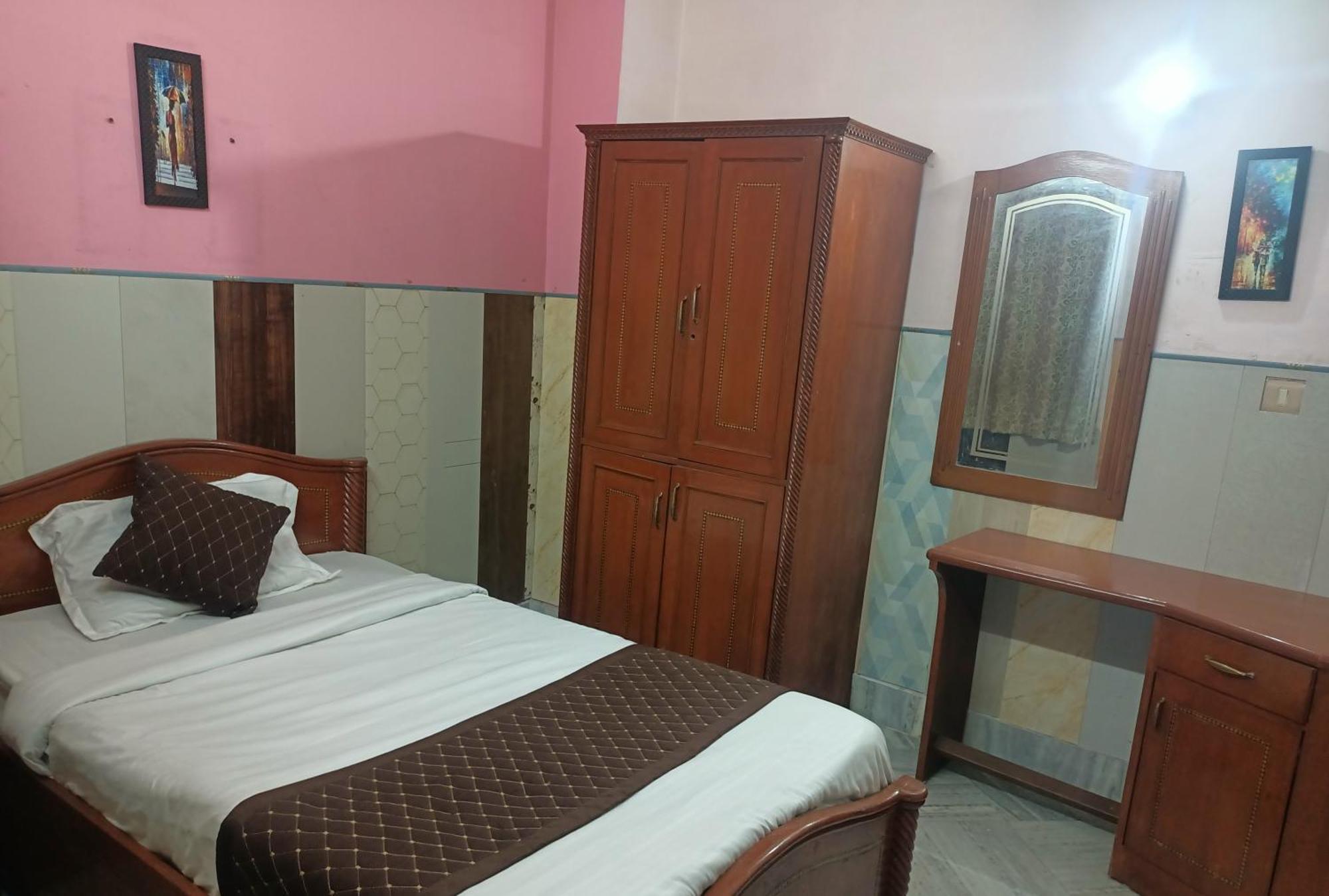 Hotel Riz Váránaszi Kültér fotó